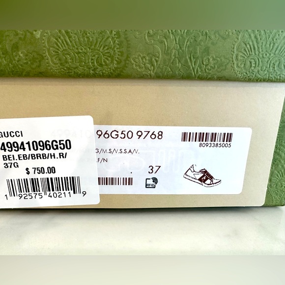 Gucci Ace GG Supreme Sneakers - Picture 9 of 9